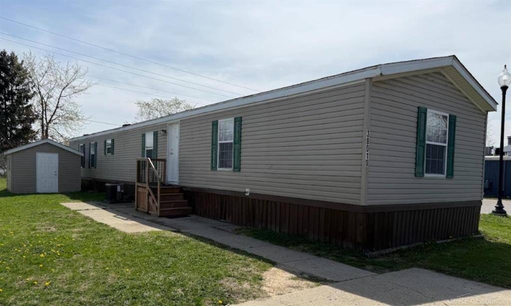 Clinton Twp, MI 48038,38010 St Tropez Street