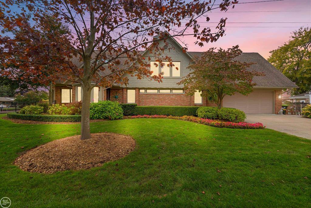 Harrison Twp, MI 48045,37829 Mast Court