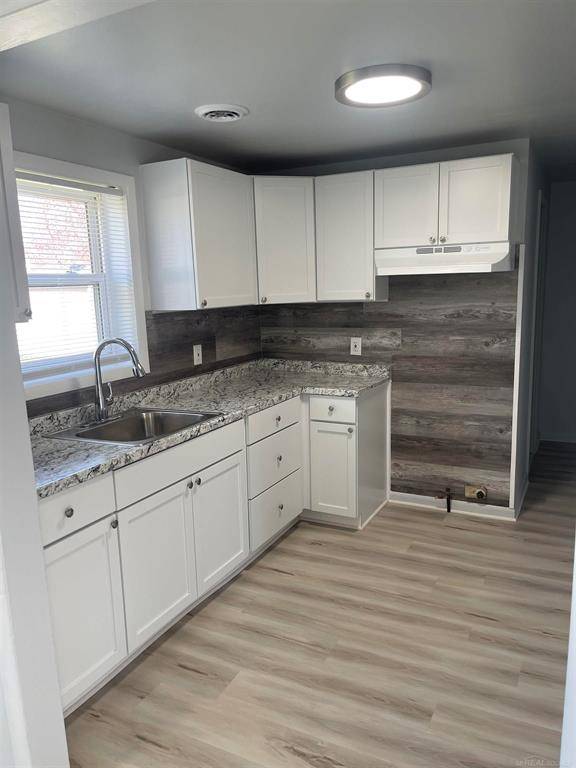Shelby Twp, MI 48317,46055 condor Street