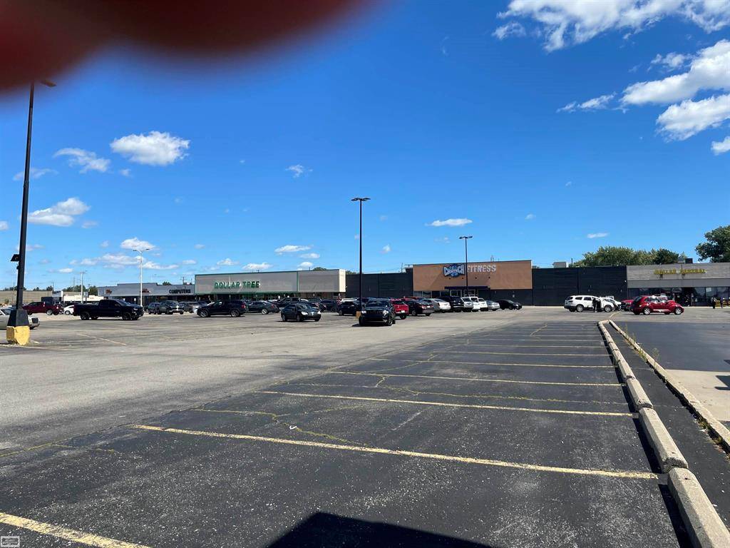 Warren, MI 48088,30842 Schoenherr Road