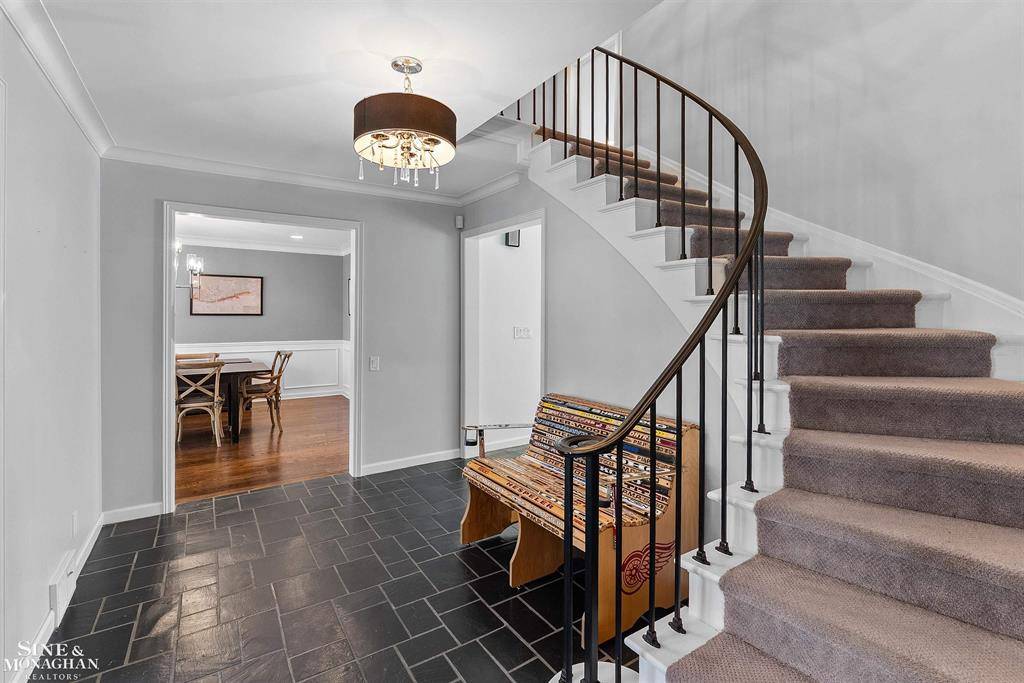 Village Of Grosse Pointe Shores, MI 48236,71 N Deeplands Road