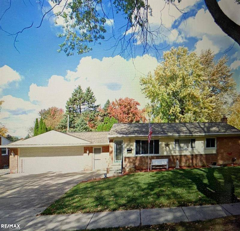 Clinton Twp, MI 48035,23749 Demley Drive