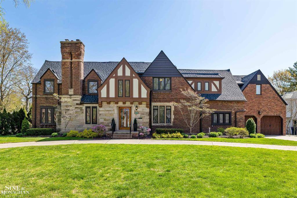 Grosse Pointe Park, MI 48230,828 Grand Marais Street