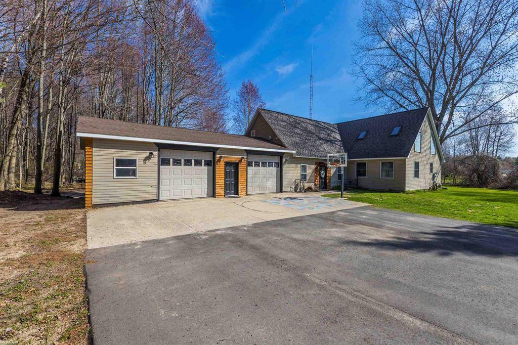 Butman Twp, MI 48624,2122 Heather Way