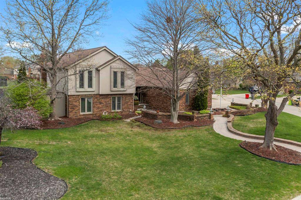 Clinton Twp, MI 48038,15563 S Royal Doulton Street