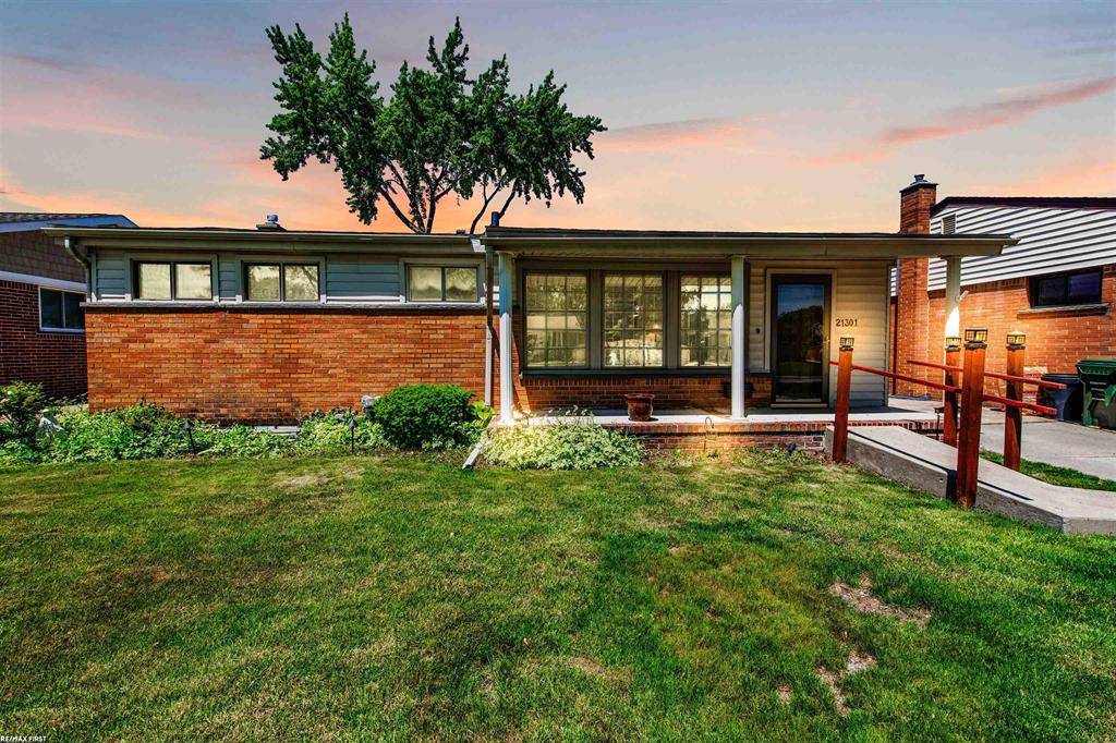 St. Clair Shores, MI 48082,21301 Briarcliff Street