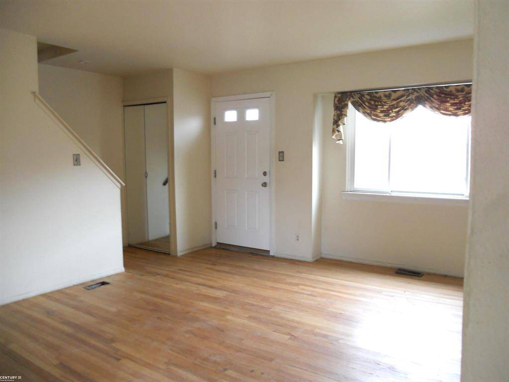 Warren, MI 48093,8219 DARTMOUTH Avenue