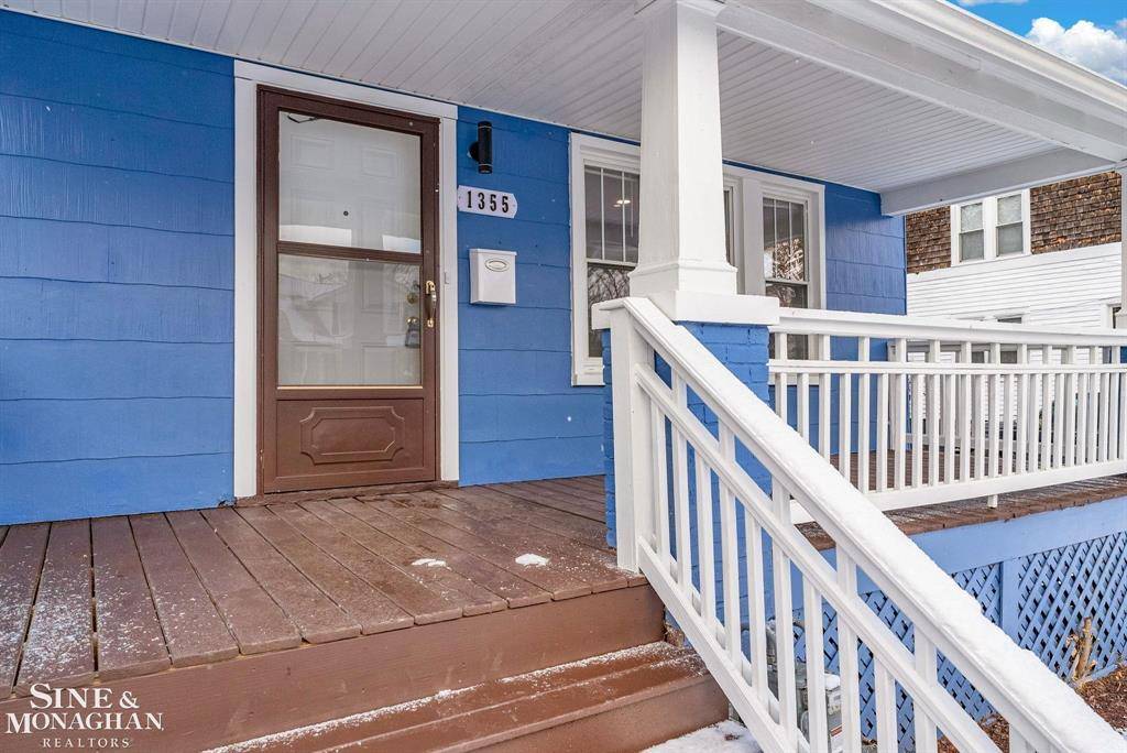 Grosse Pointe Park, MI 48230,1355 Wayburn Street