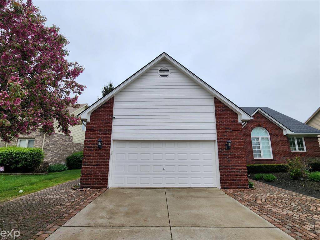 Macomb Twp, MI 48044,19913 Mapleton Drive