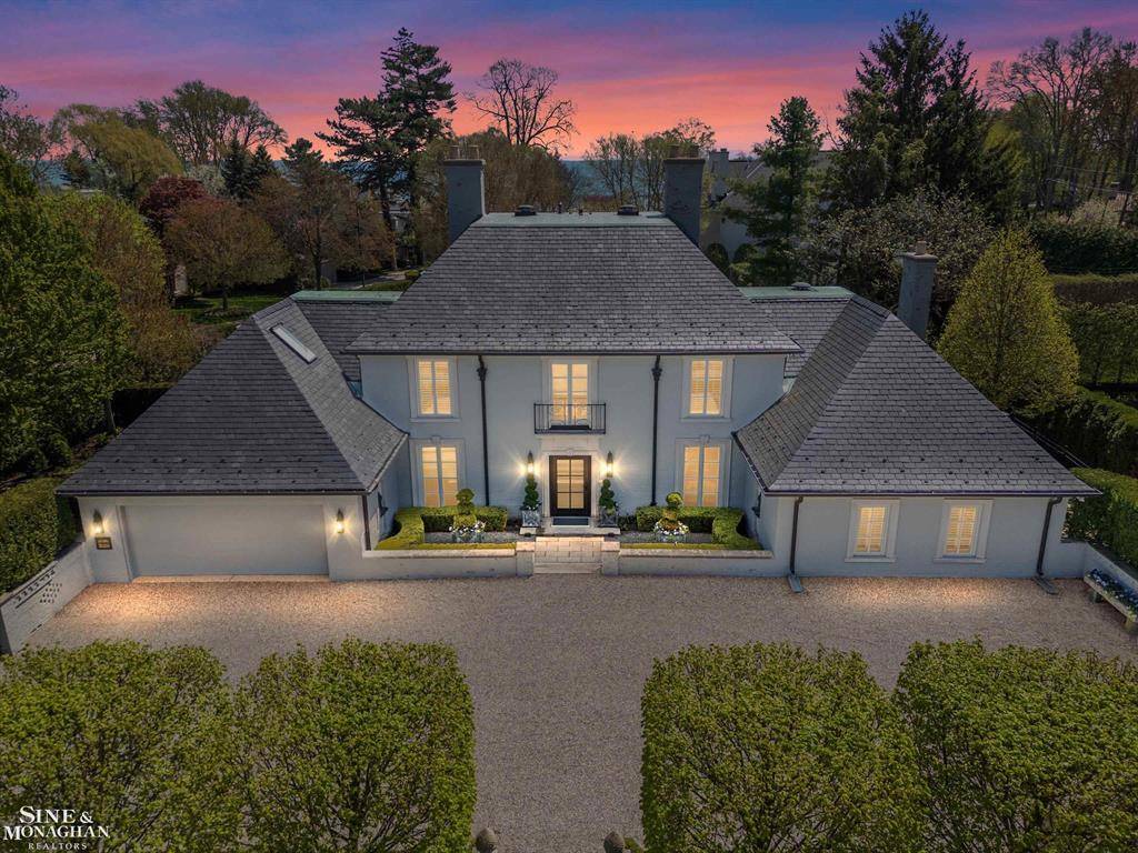 Grosse Pointe Farms, MI 48236,65 Tonnancour Place