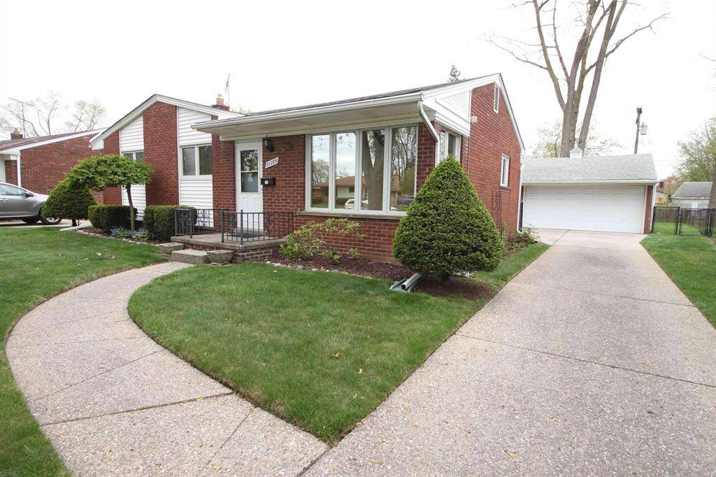 Clinton Twp, MI 48035,21295 Arcyle Street