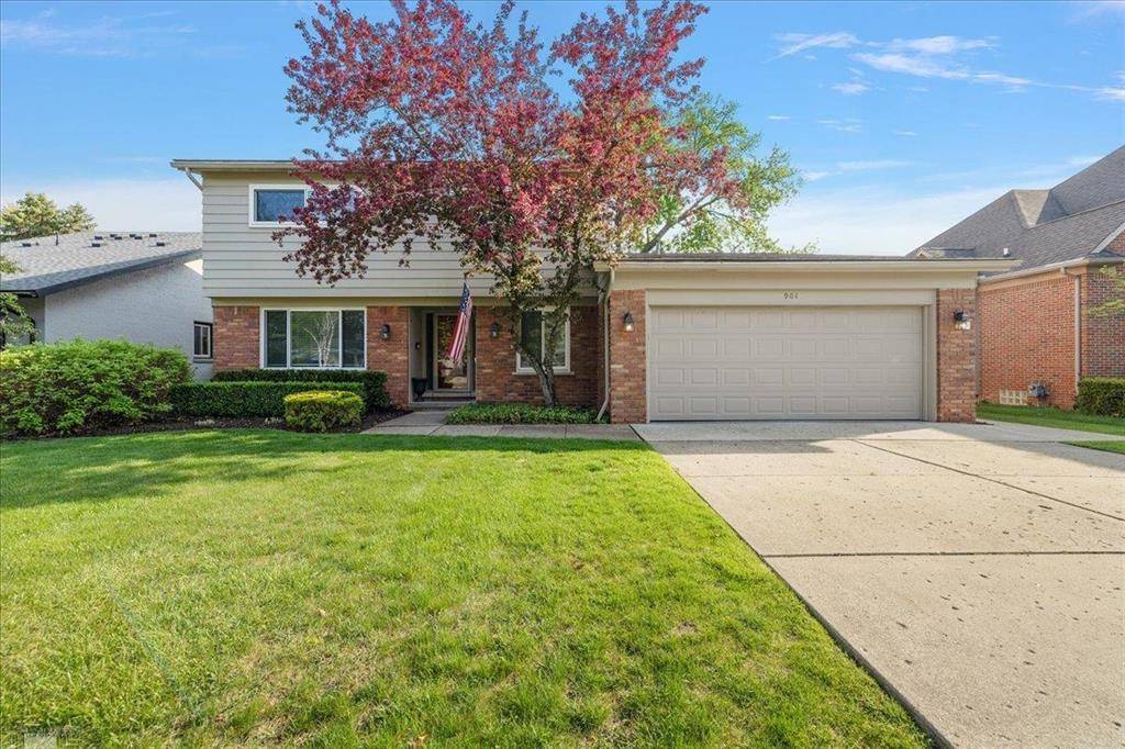 Grosse Pointe Woods, MI 48236,901 Hollywood Avenue