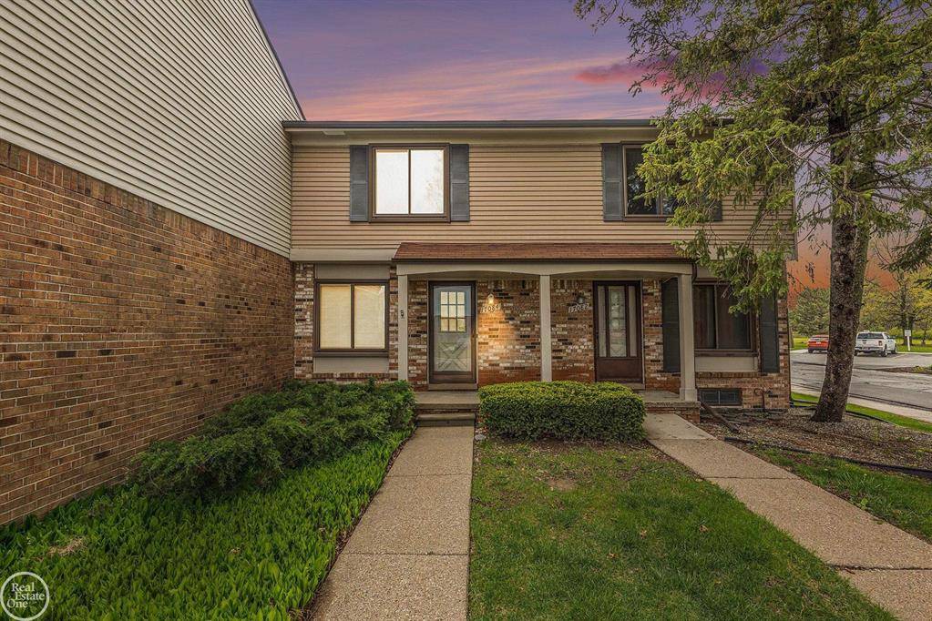 Clinton Twp, MI 48038,17084 Kingsbrooke Drive 10
