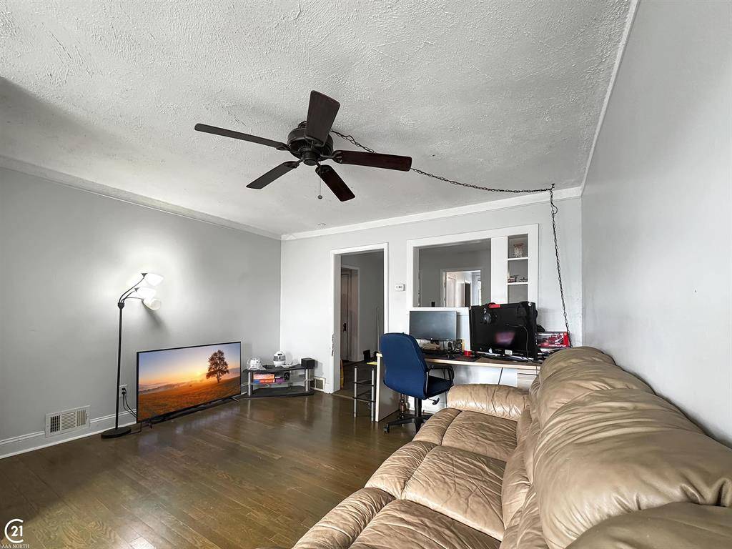 Eastpointe, MI 48021,21756 Shakespeare Avenue