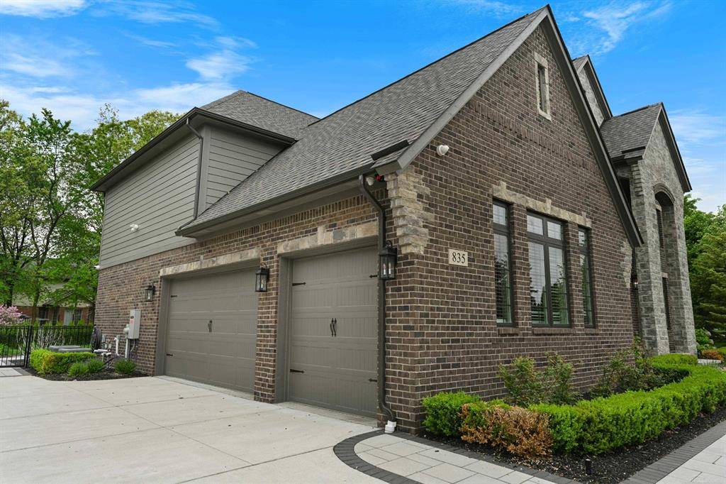 Rochester Hills, MI 48309,835 Crestwood Lane
