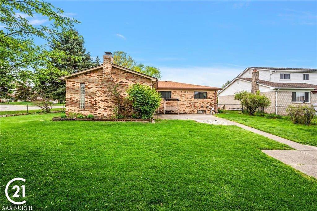 Clinton Twp, MI 48038,39024 SALEM Drive
