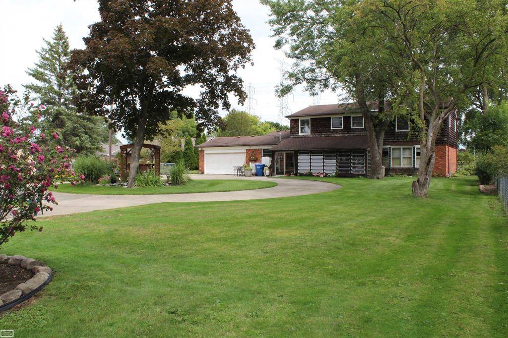 Warren, MI 48093,28177 Palomino Avenue
