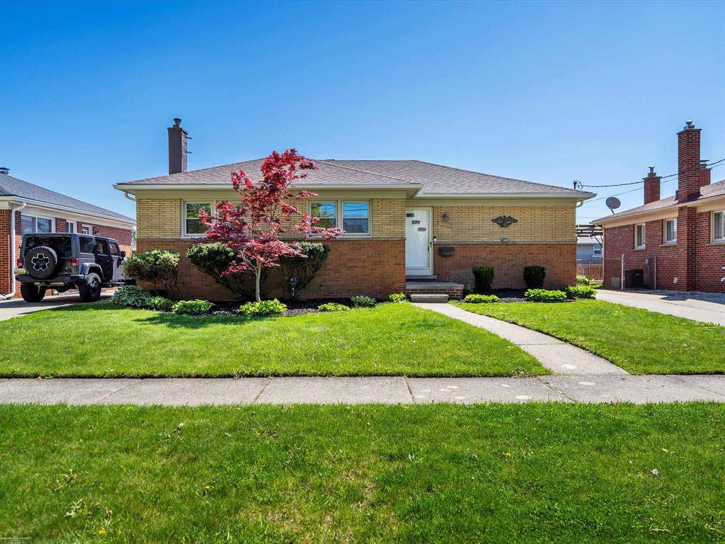 St. Clair Shores, MI 48080,22458 E 10 Mile Road