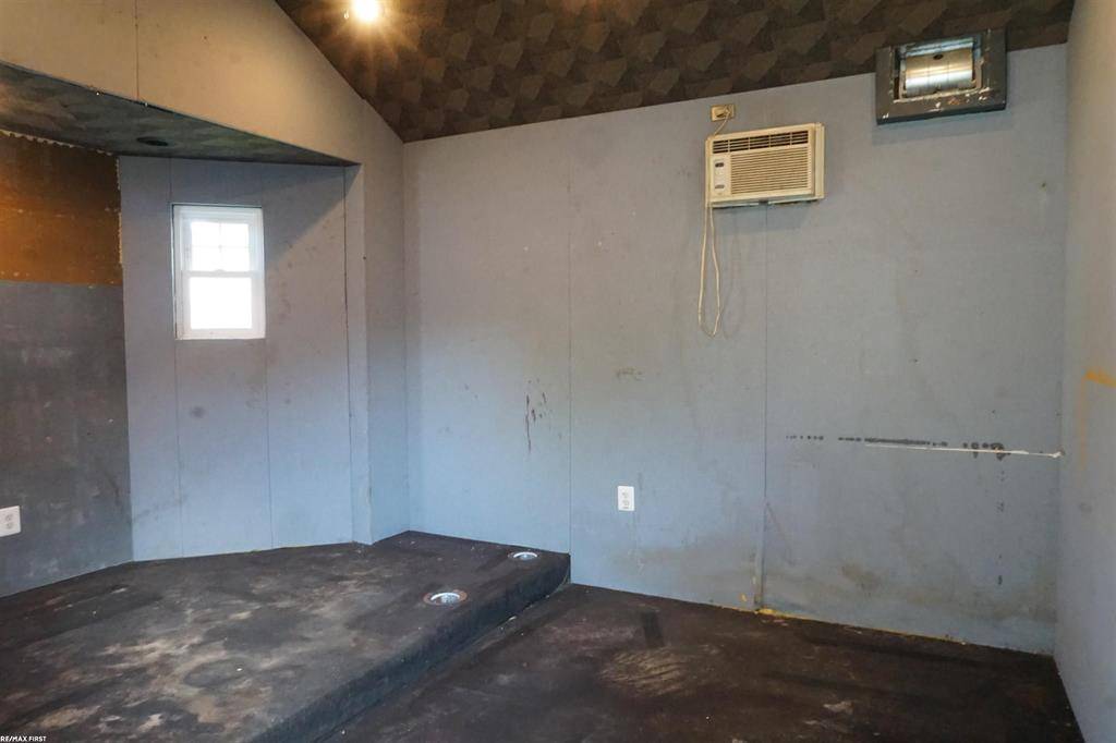 Roseville, MI 48066,25527 Fern Street