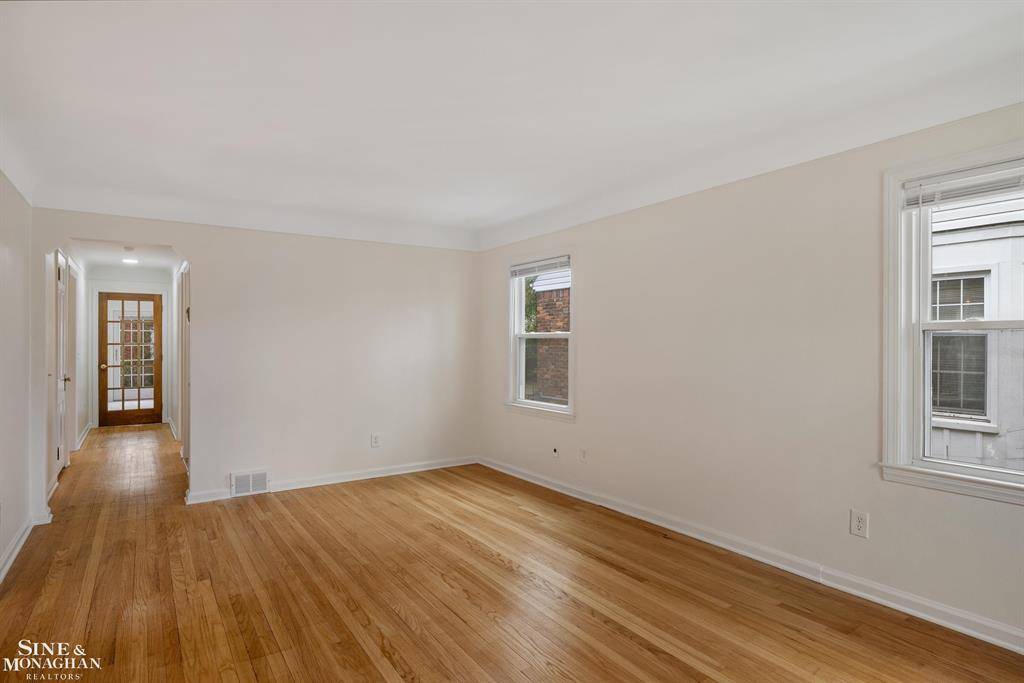 Grosse Pointe Woods, MI 48236,1432 Vernier Drive