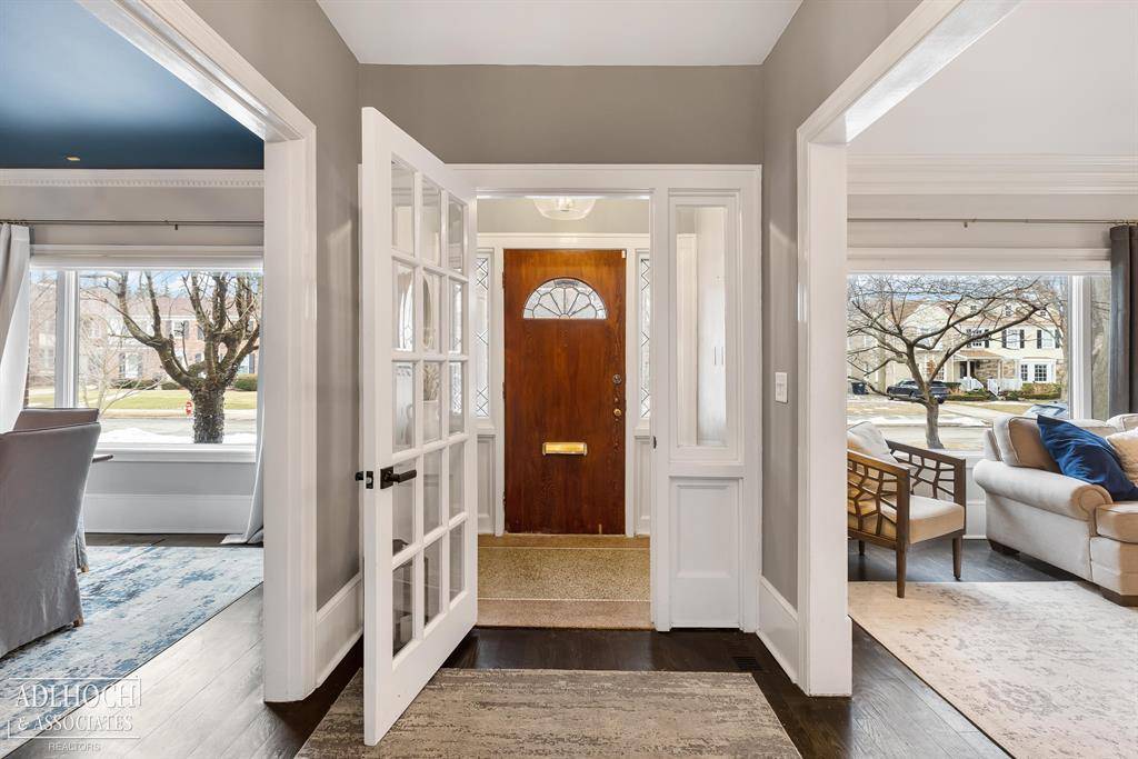 Grosse Pointe, MI 48230,387 Neff Road