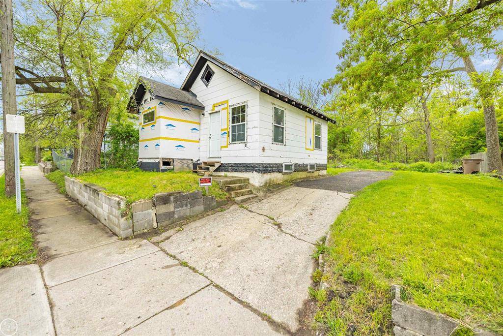 Pontiac, MI 48341,584 S Sanford Street
