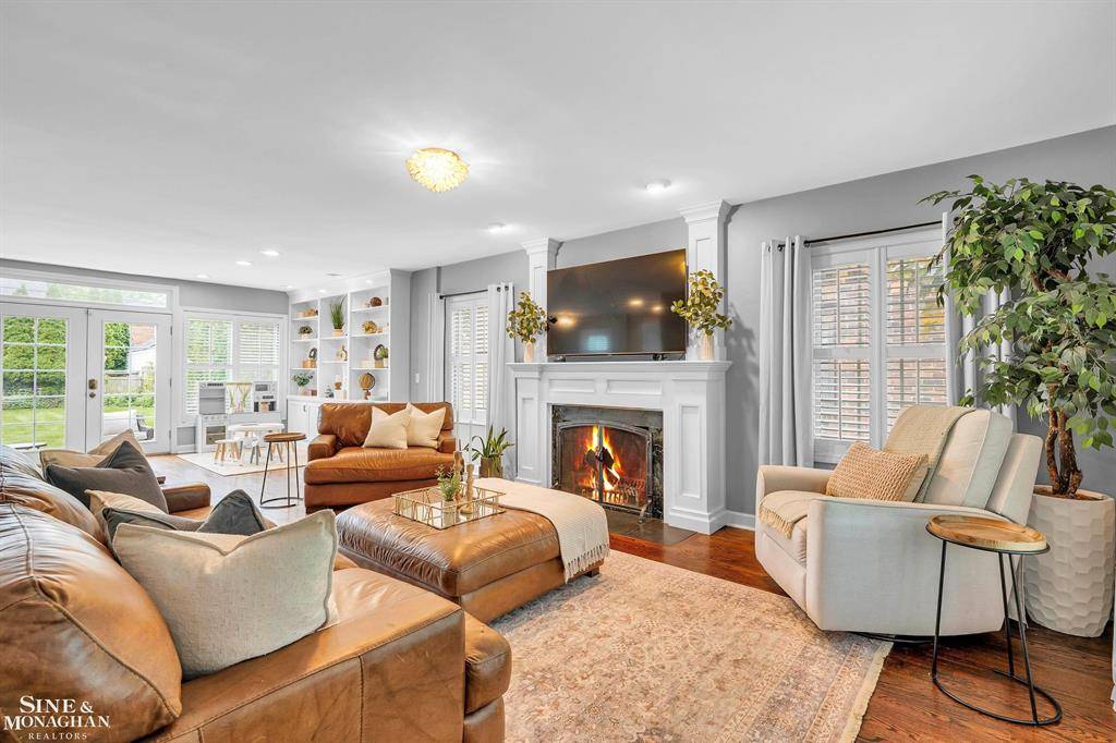Grosse Pointe Farms, MI 48236,227 Mcmillan Road
