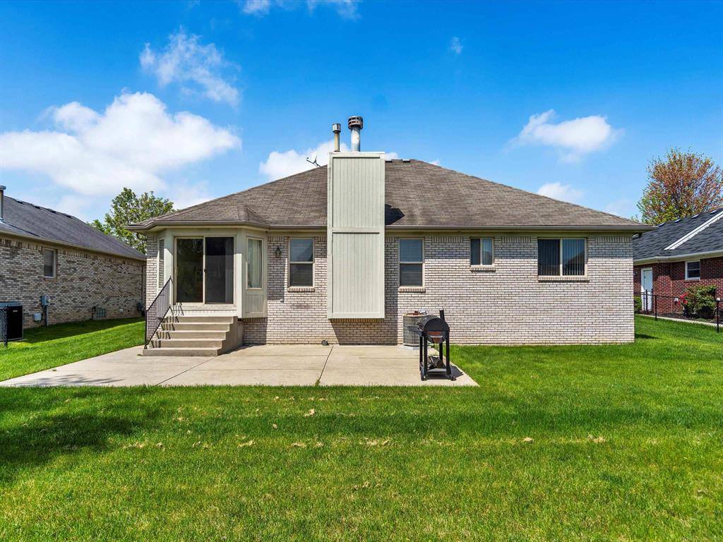 Macomb Twp, MI 48042,55374 Raspberry Drive