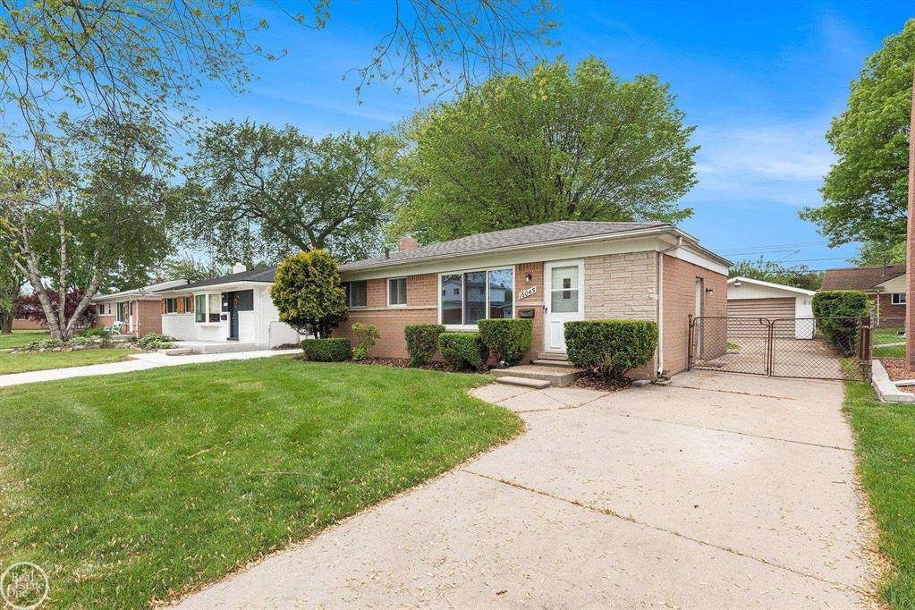 Roseville, MI 48066,16045 Larkspur Street