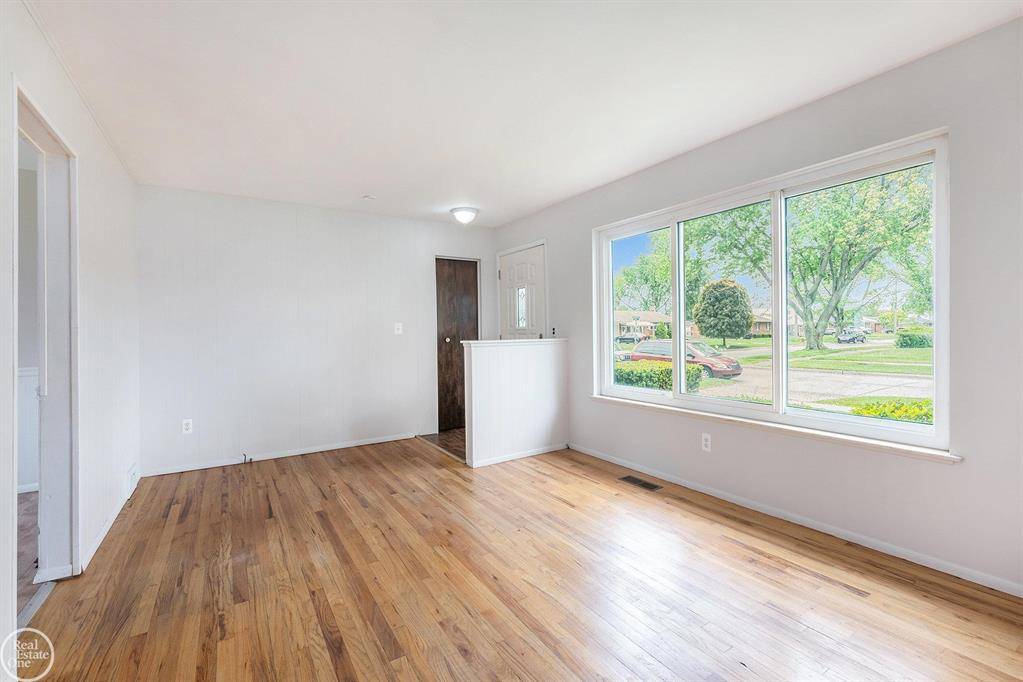 Roseville, MI 48066,16045 Larkspur Street