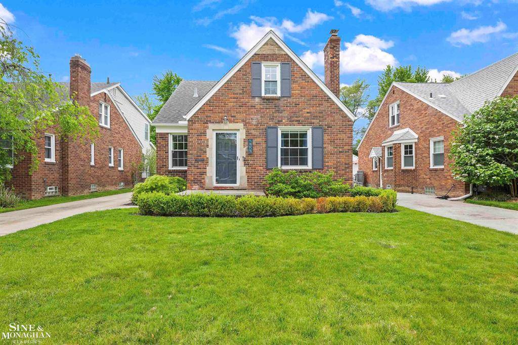 Grosse Pointe Woods, MI 48236,1873 Manchester Boulevard