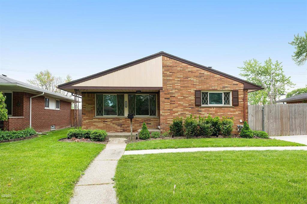 Clinton Twp, MI 48035,21036 Suffolk Street