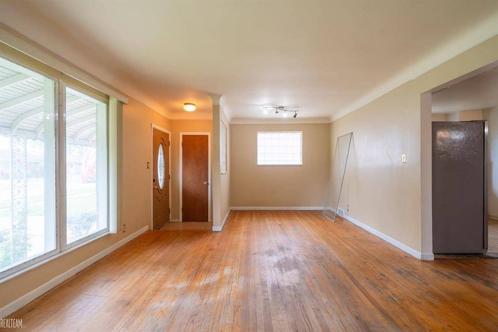 Warren, MI 48093,8435 Francine Street