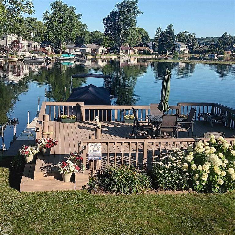 White Lake Twp, MI 48386,8878 Arlington Road