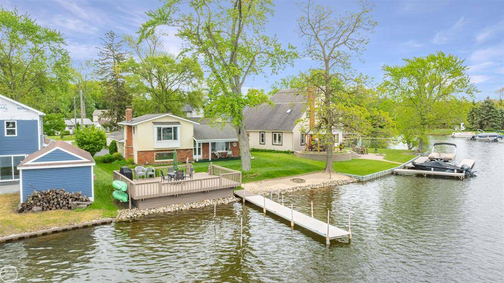 White Lake Twp, MI 48386,8878 Arlington Road