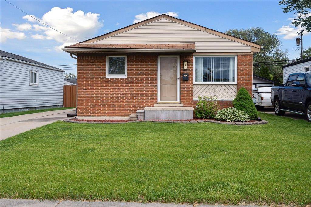 St. Clair Shores, MI 48082,31920 Saint Margaret Street