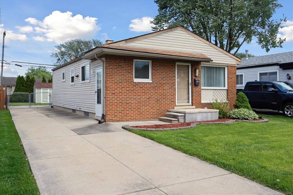 Macomb Twp, MI 48082,31920 Saint Margaret Street