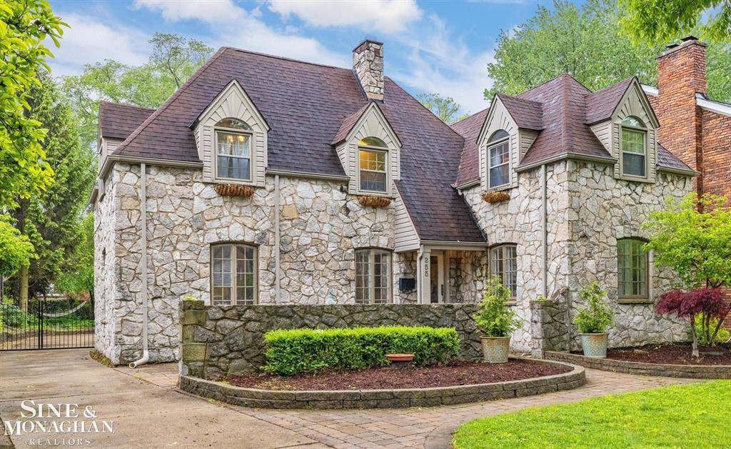 Grosse Pointe Farms, MI 48236,255 Lewiston Road