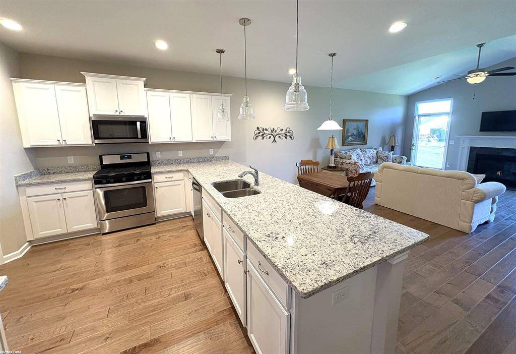 Shelby Twp, MI 48317,49902 Walter Court