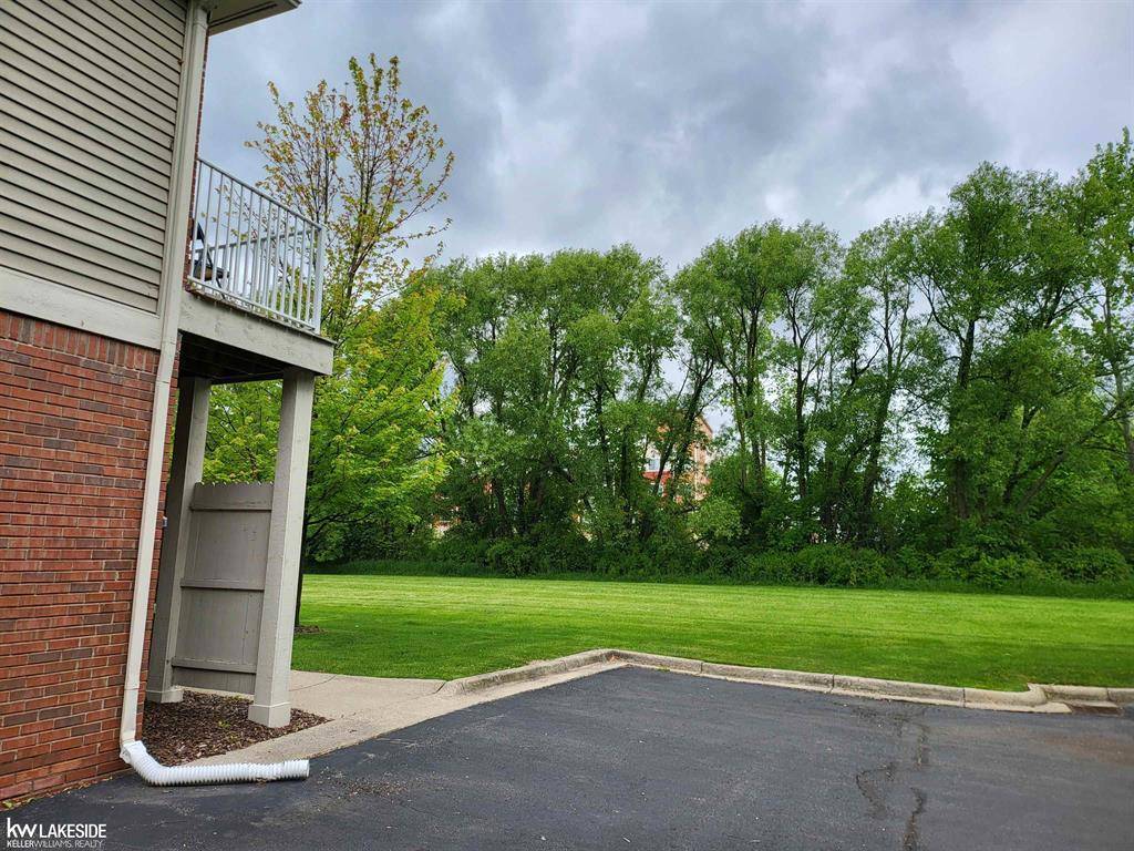 Clinton Twp, MI 48038,15495 Cornell Drive