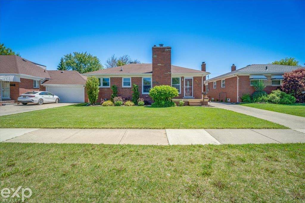 Eastpointe, MI 48021,23806 Almond Avenue