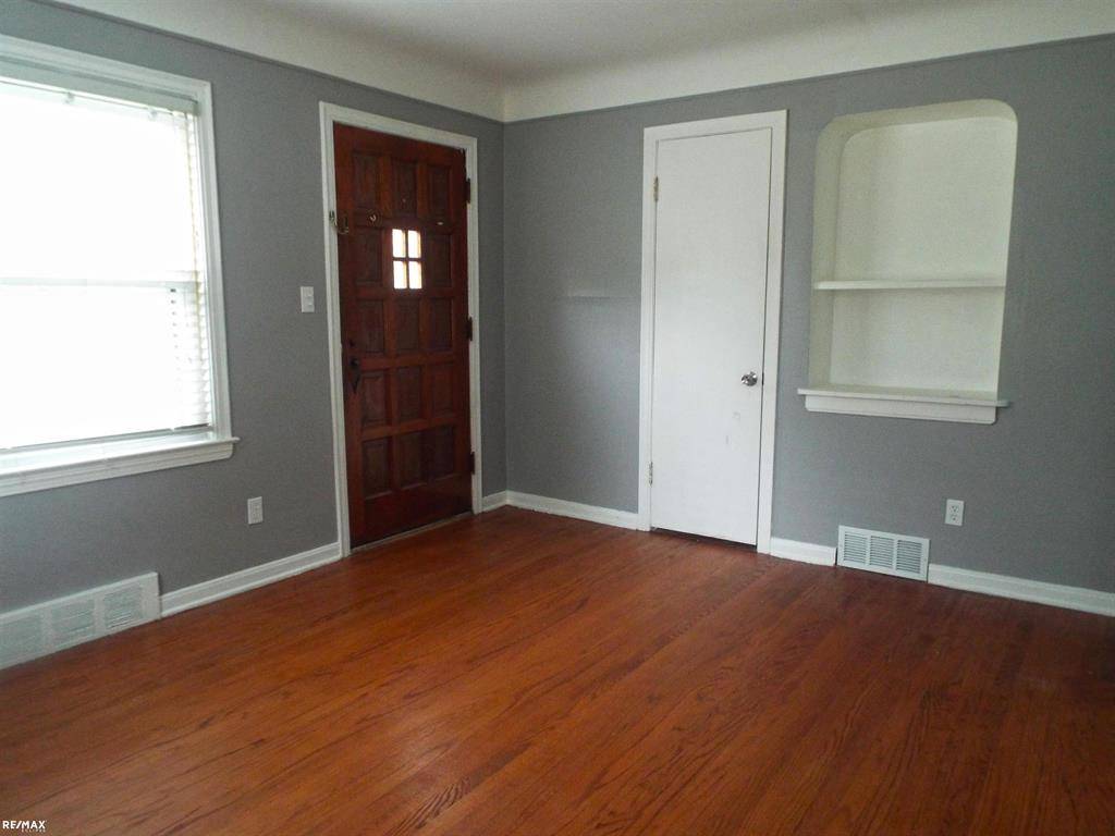 Harper Woods, MI 48225,21102 Lancaster Street