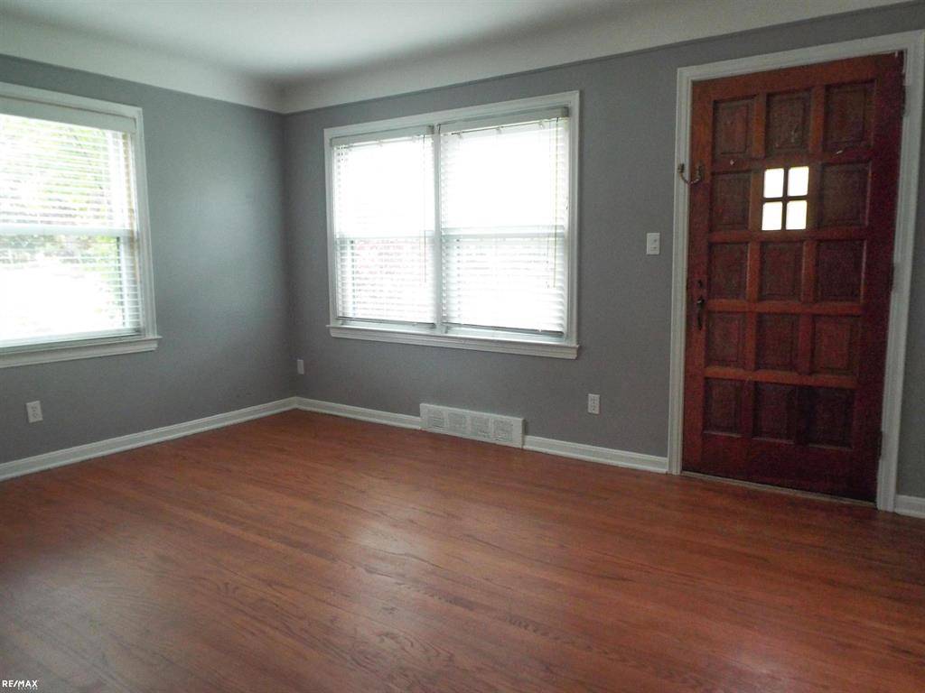 Harper Woods, MI 48225,21102 Lancaster Street