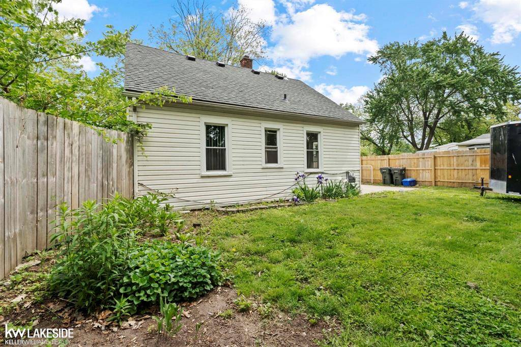 St. Clair Shores, MI 48080,21828 Pleasant Street