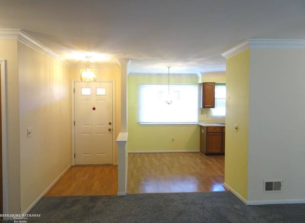 St. Clair Shores, MI 48082,734 Country Club Drive
