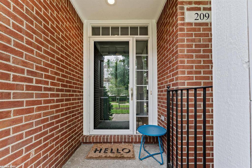 Royal Oak, MI 48067,209 Stonebrooke Court