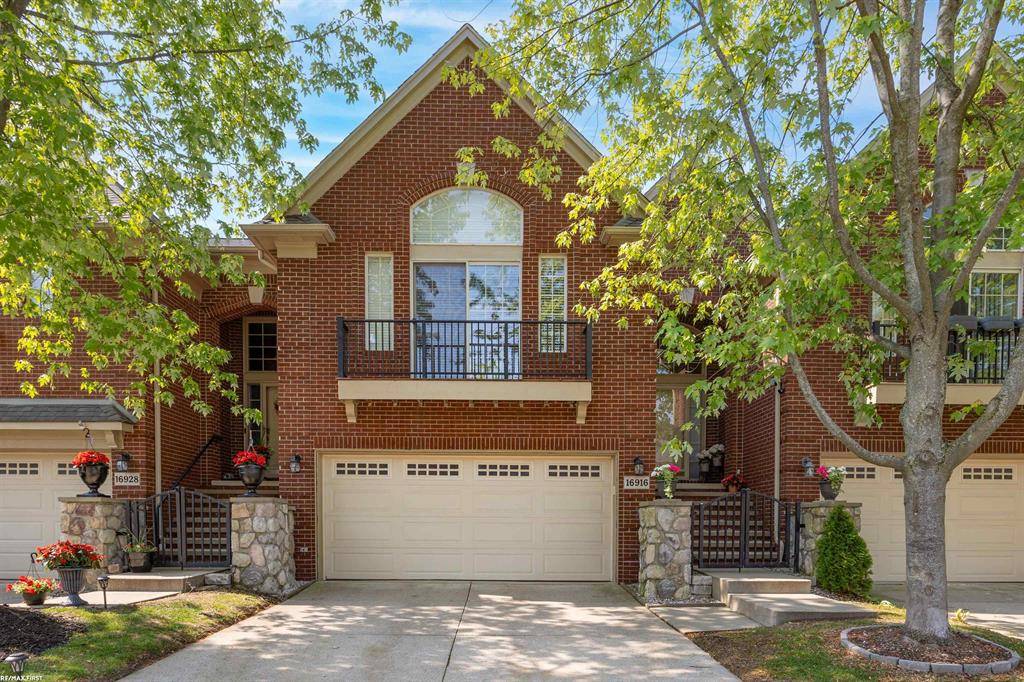 Macomb Twp, MI 48044,16916 Kensington Drive
