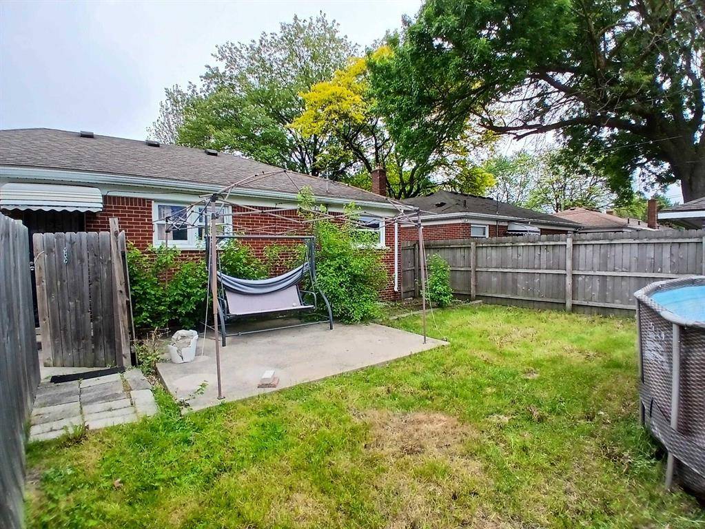 Eastpointe, MI 48021,24675 Ridgecroft Avenue