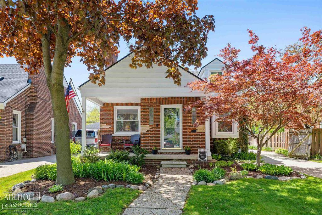 Grosse Pointe Woods, MI 48236,1781 Allard Avenue
