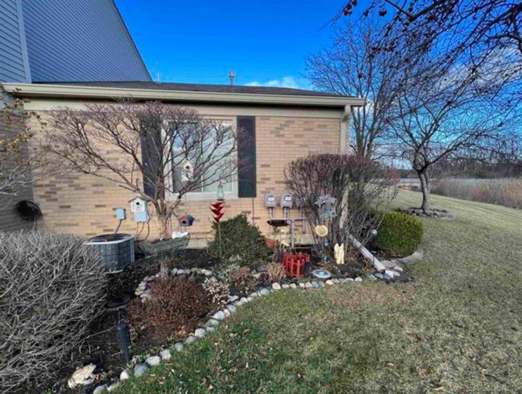 Clinton Twp, MI 48038,44418 Virginia Ct#93 Court